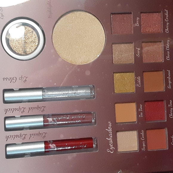 City color Frosted cherries Beauty box - Picture 2 of 4